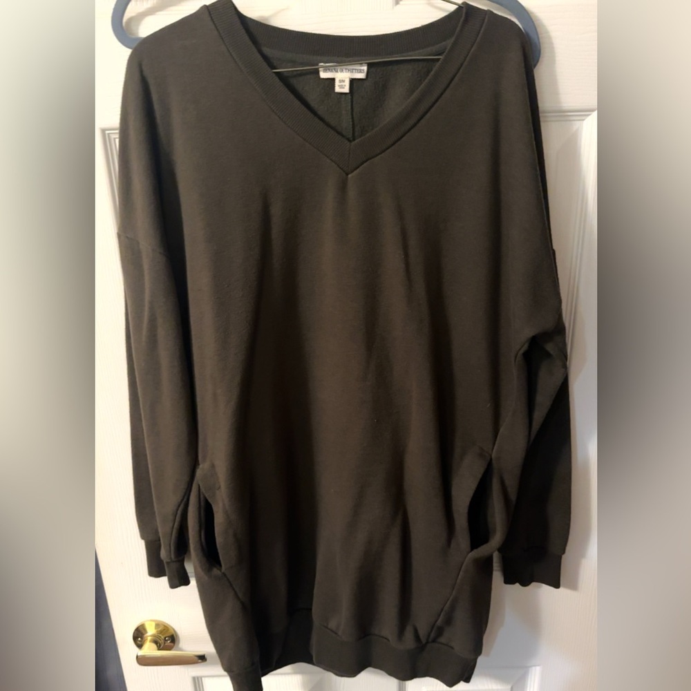 Zenana Outfitters Dark Green V-Neck Sweater